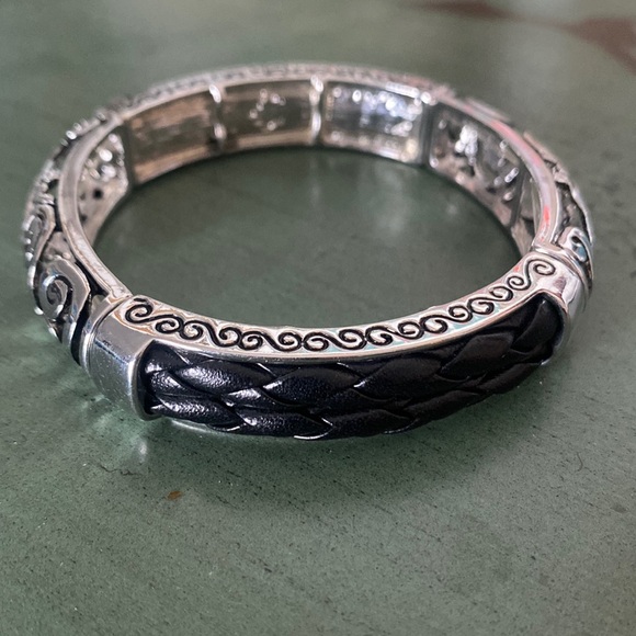 Premier design black and silver bracelet. - Picture 1 of 4